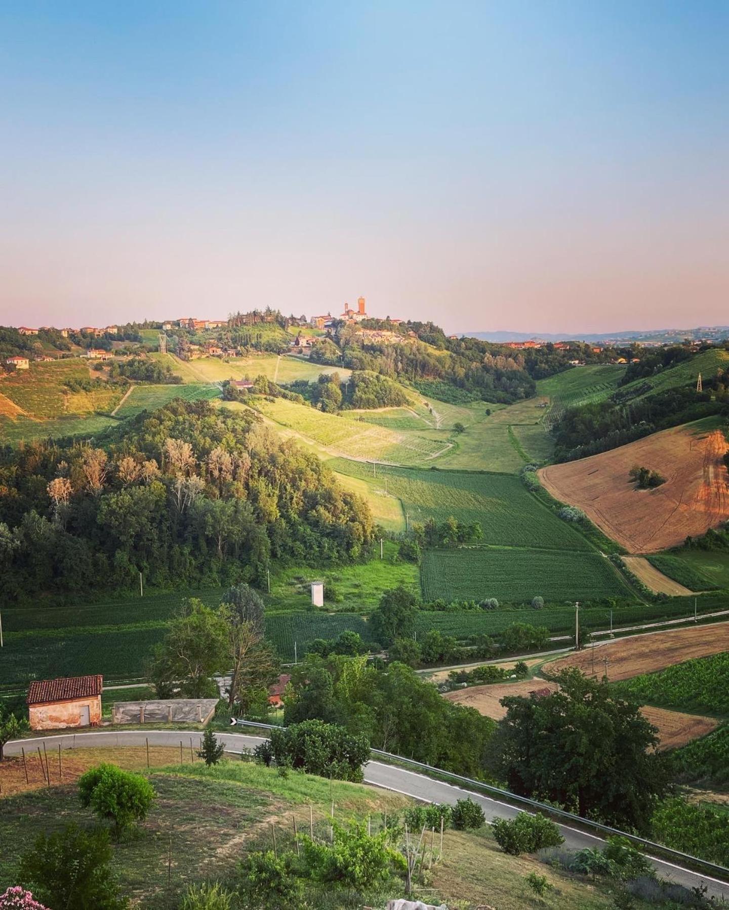 Agriturismo I Suri Асти Экстерьер фото